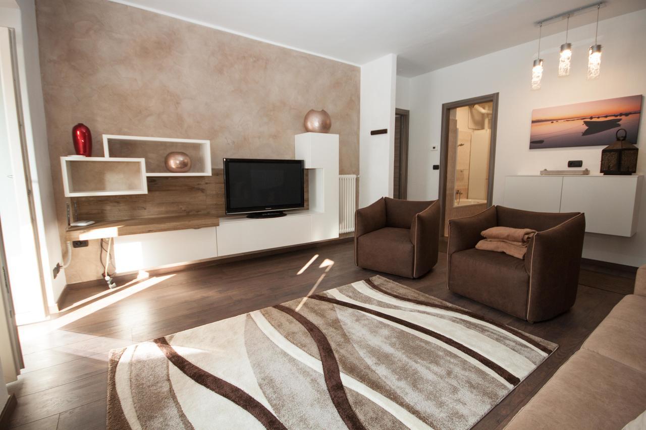 Il Golfo Apartment Лено Екстериор снимка