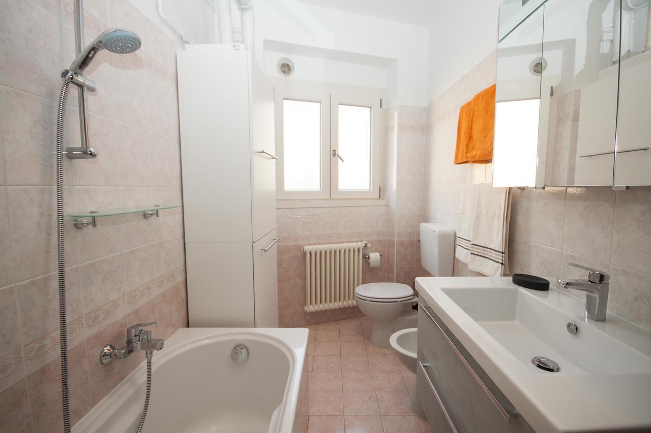 Il Golfo Apartment Лено Екстериор снимка